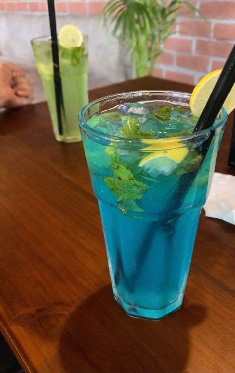 Mojito Snapchat Story, Squash Drink, Blue Juice, Cold Coffee Recipes, Blue Drinks, Snap Snapchat, Foodie Instagram, Birthday Wishes For Friend, Delicacy Food