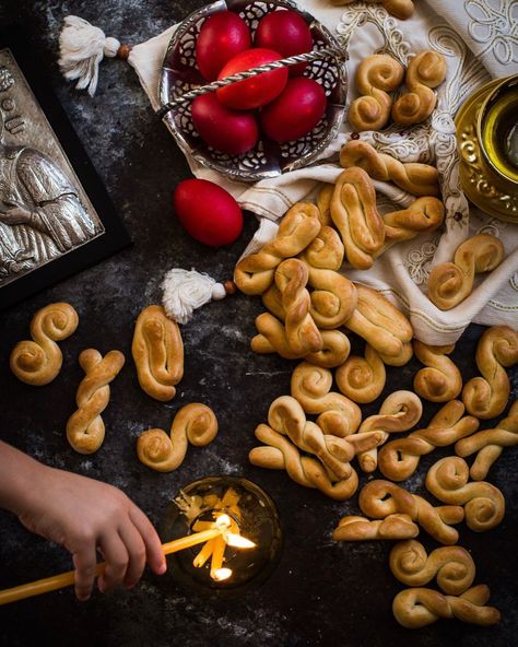 Gluten Free Dough, Moody Food Photography, Gluten Free Puff Pastry, Orthodox Easter, Easter Appetizers, Greek Sweets, Ouzo, Greek Easter, Gluten Free Recipe