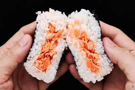 Best Salmon Onigiri Recipe - Step-by-Step Salmon Onigiri Recipe, Salmon Onigiri, Onigiri Filling, Steam Salmon, Onigiri Recipe, Salmon Wrap, Best Salmon, Flaked Salmon, Rice Ball