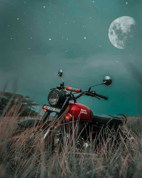 Reposting @ourpixeldiary: Only the ones who have ridden this knows the beauty of it! Tag a Royal Enfield Bullet lover 🏍 🙌  Nicely edited.  Beautifully clicked by -⠀ 📸 : @sreeksh 📍 Kochi, India ⠀ Like, Comment, Share !⠀ ______________________⠀ -⠀ Follow @ourpixeldiary for more great photos⠀ -⠀ Tag us to get featured⠀ -⠀ Use hashtag #ourpixeldiary⠀ -⠀ _______________________⠀ ⠀ #ourpixeldiary #beautiful #photography #photograph #bullet #royalenfield #visuals #artofvisuals #enfield Blur Image Background, Shoes Office, Photoshop Digital Background, Blurred Background Photography, Photography Studio Background, Blur Background Photography, Beach Background Images, Black Background Photography, Blur Photo Background