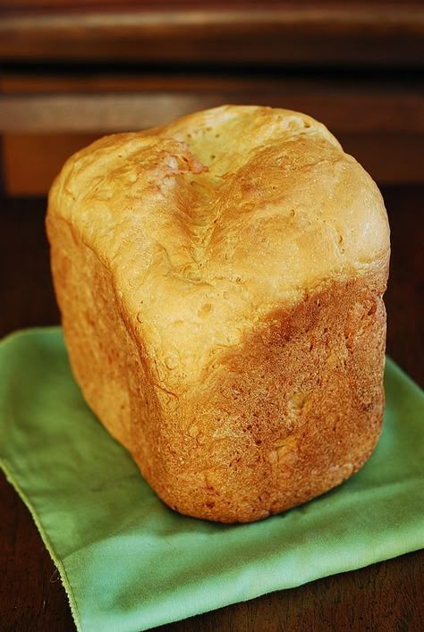 How to make basic white bread in a bread machine less dense White Bread Machine Recipes, Bread In A Bread Machine, Basic White Bread, Bread Machine Recipes Sweet, Loaf Bread Recipe, Easy Bread Machine Recipes, Best Bread Machine, Bread Machines, Bread Machine Bread