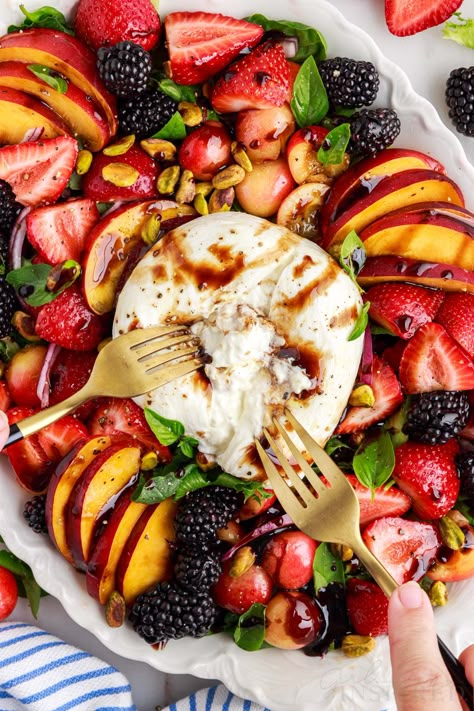 Peach And Buratta Salad, Burrata And Peach Salad, Burrata Salad Strawberry, Peach And Balsamic, Fruit And Cheese Salad, Strawberry Peach Salad, Blackberry Peach Salad, Burrata And Fruit, Peach Cherry Burrata Salad