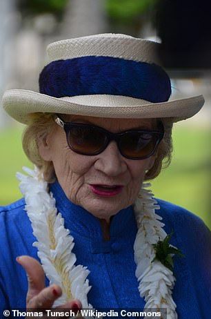 Queen Of Hawaii, Merrie Monarch Festival, Hawaiian Hats, Life Magazine Photos, Hawaiian Princess, James Campbell, Hawaiian Crafts, Royal Women, History Queen