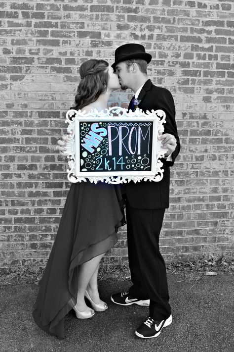 Prom Photo Props Ideas, Prom Date Poster Ideas, Prom Picture Props, I Cant Picture Going To Prom With Anyone Else Poster, I Can Picture Us At Prom Promposal, Prom Ideas Pictures, High School Sweethearts Engagement Photo, Homecoming Couples, Jr Prom