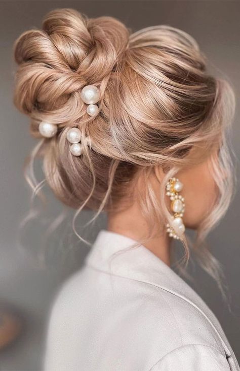 Wedding Hair Up, Formal Hair, Up Dos For Medium Hair, Bridal Hair Makeup, Wedding Hair Ideas, Wedding Hair Styles, Caramel Highlights, Trendy Wedding Hairstyles, Wedding Hair Inspiration