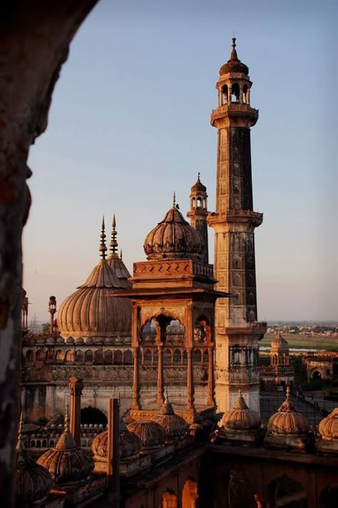 Imambara Lucknow, Goa India, Indian Architecture, Unique Architecture, Old Building, Alam Yang Indah, Varanasi, Islamic Architecture, Bhutan