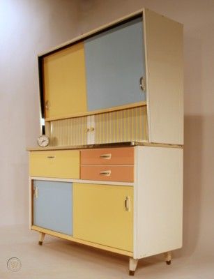 50s Interior Design, Formica Cabinets, Retro Kitchen Cabinets, 50s Interior, 50s Furniture, 50s Home, 50s Kitchen, 1950s Furniture, Cosy House