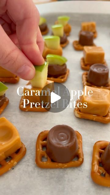 Keep It Cozy | Maddie Brasher on Instagram: "Autumn’s sweetest combo: Caramel Apple Pretzel Bites! 🍏✨ Hit save and follow for more seasonal treats and festive fun!🍂🍁
•
•
•
•
•
•
•
#fallbaking #falldelights #falltreats #fallsnacks #fallbites #cozyfallrecipies" Carmel Apple Bites With Pretzels, Toffee Caramel Apple Bites, Pretzel Carmel Apple Bites, Fall Candy Treats, Caramel Apple Appetizer, Apple Halloween Snacks, Caramel Apple Pretzel Bites, Carmel Apple Pretzel Bites, Carmel Chocolate Pretzels