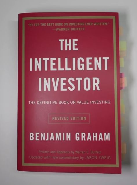 The definitive book on value investing | "By far the best book on investing ever written" - Warren Buffet The Intelligent Investor, Warren Kole, Benjamin Graham, Investing Books, Value Investing, Inspirational Books To Read, Warren Buffett, Inspirational Books, Lessons Learned