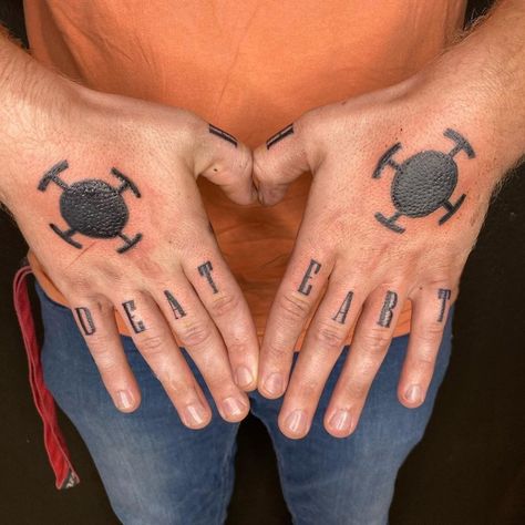 Law Hand Tattoo, Trafalgar Law Tattoo, Law Tattoos, Law Tattoo, Cactus Tattoos, Red Tattoo Ideas, One Piece Logo, Cactus Tattoo, Knuckle Tattoos