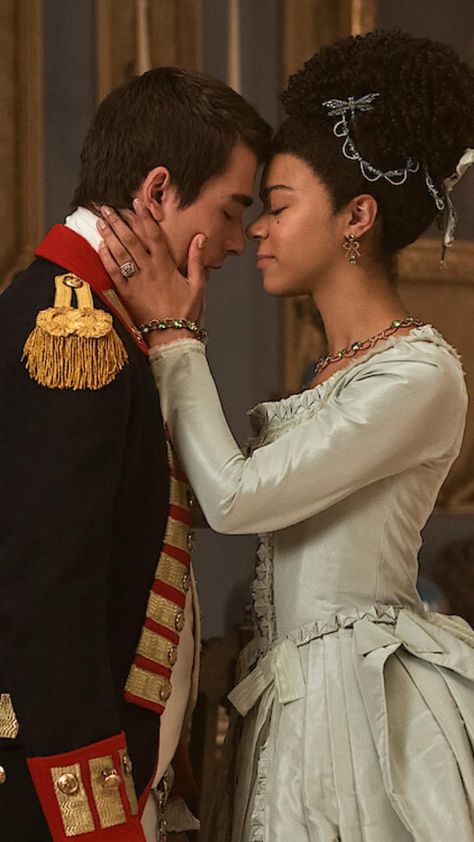 Charlotte Wallpaper, Princesa Charlotte, King George Iii, Julia Quinn, Queen Charlotte, Movie Couples, Prince Albert, High Society, King George