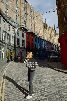 Life is not perfect but your dress can b . Edinburgh Fashion Fall, Edinburgh Style Fashion, Ireland In Fall Outfits, Edinburgh Autumn Outfit, Edinburgh Fall Outfit, Uk Autumn Outfits, Scotland Outfit Aesthetic, Edinburgh Scotland Outfits Summer, Dublin Ireland Outfits Winter