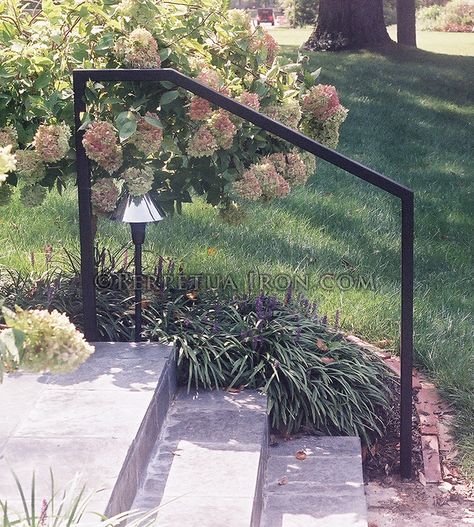 Simple Iron Railing Exterior, Front Walkway Railing Ideas, Outdoor Steps Railing Ideas, Outside Railing For Steps, Railing For Outdoor Steps, Railing For Stone Steps, Simple Hand Rails For Stairs Outdoor, 2 Step Handrail, Deck Step Railing Ideas