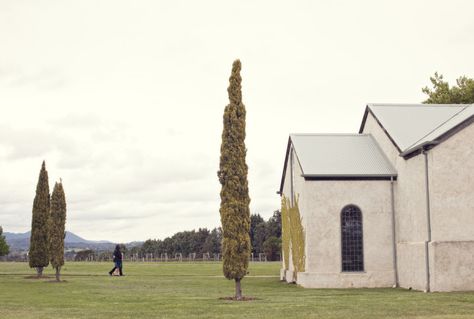 Style Me Pretty | Gallery | Picture | #816563 Stones Of The Yarra Valley, Yarra Valley Wedding, Photoshoot Locations, Dream Wedding Venues, Australia Wedding, Yarra Valley, Wedding Flower Decorations, Wedding Location, Beautiful Spaces