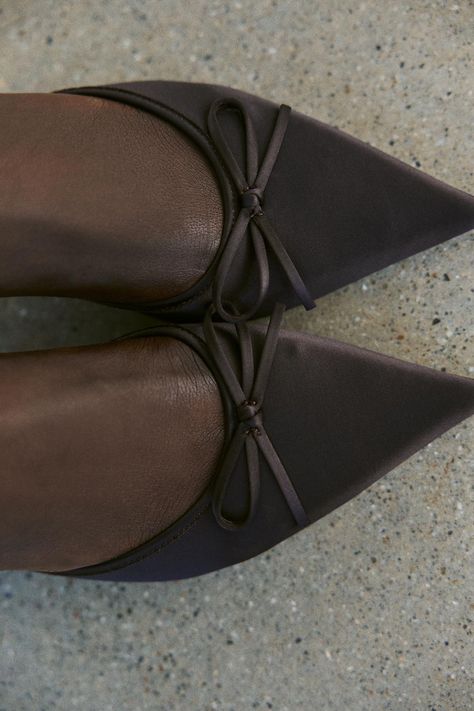 MULES WITH BOW DETAIL - Brown | ZARA United Kingdom Bun Claw Clip, Zara Mules, Classy Heels, Bow Mules, Zara Heels, Low Heel Pumps, Classy Shoes, High Heel Mules, Boots Are Made For Walking