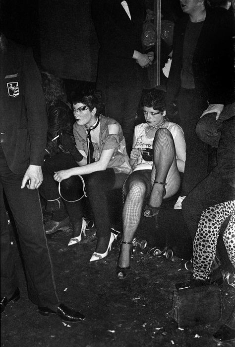 Photographer Derek Ridgers on Punk in 1977 and Now Protest Photography, Punk London, Gangs Of London, 80s London, Derek Ridgers, 70s Uk, Punk Rock Girls, Punk Subculture, Folk Punk