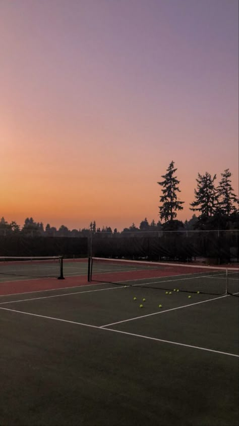 Tennis Profile Picture, Aesthetic Tennis Wallpaper, Tennis Asethic, Tennis Vision Board, Tennis Asthetic Picture, Romanticizing Tennis, Aesthetic Tennis Pictures, Tenis Aesthetic Sport, Tennis Aestethic