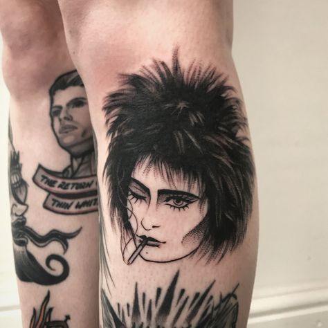 Siouxsie Sioux Tattoo, Siouxsie And The Banshees Tattoo, Siouxsie Tattoo, Emo Piercings, Tats Ideas, Medium Tattoos, Siouxsie And The Banshees, Portrait Tattoos, Siouxsie Sioux