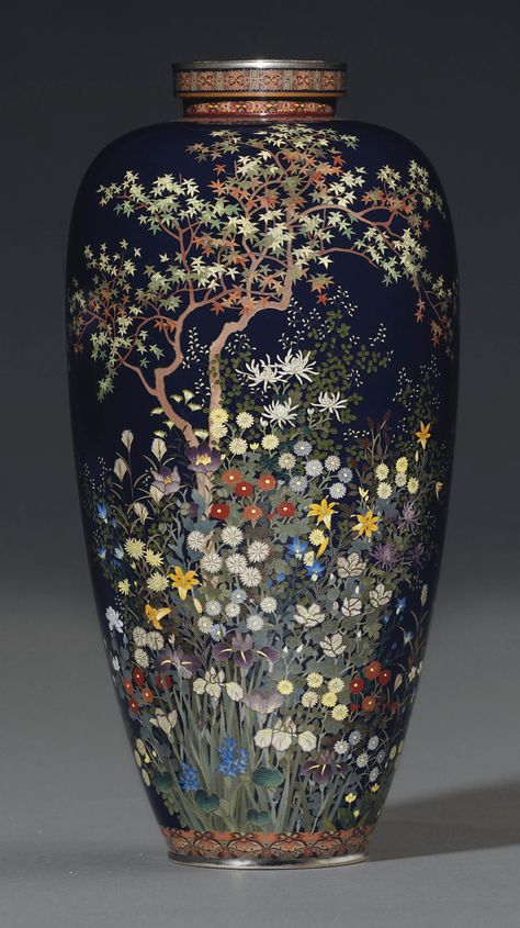 Porcelain Decor, Japanese Vase, Beautiful Vases, Meiji Period, Japanese Porcelain, Art Japonais, Japanese Pottery, Cloisonne Enamel, Keramik Vase