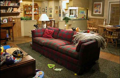 90s Living Room, Malcolm In The Middle, 90s Home, American House, Sims 4 Houses, House Room, Couches Living Room, Room Aesthetic, Room Sofa