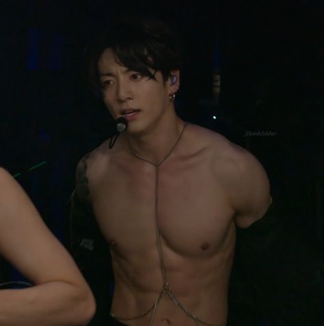 JUNGKOOK ABS Shirtless BTS MONUMENTS BEYOND THE STAR DOCUMENTARY 'EP.7:STILL PURPLE' Jungkook Physique, Jungkook Workout Photo, Aesthetic Abs Women, Jungkook Six Pack Photo, Jungkook Naked Photoshop, Jungkook Shirtless Bts, Jungkook With Abs, Jungkook Chest Muscles, Jungkook Shoulders