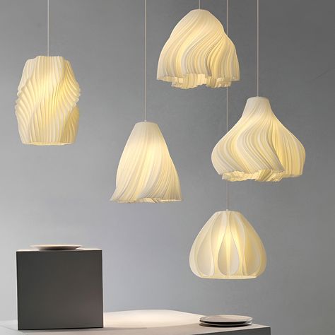 This elegant pendant lamp shade is made with 3D printing technology, and the unique creativity and shape make this lamp add more color to your home. Exquisite shape and excellent workmanship make this chandelier not only a lighting fixture, but also an indispensable home decoration. It can definitely create a different decorative effect for your home. The hanging wire of the island light can be adjusted, and you can choose the shape of the lamp and the appropriate length of the hanging wire acco Pendant Lamps Bedroom, Nordic Chandelier, Restaurant Chandelier, Bedroom Pendant, Minimalist Dining Room, Bulb Pendant Light, Dining Room Pendant, Pendant Lighting Dining Room, Small Chandelier