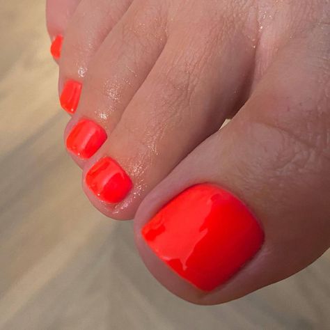 Summer Pedi 2023, Pedicure Summer 2023, Pedicure Trends 2023, Summer Pedicure Colors 2023, Pedicure Trends, Summer Pedicure Colors, Vibrant Nail Colors, Best Summer Nail Color, Summer Pedicure