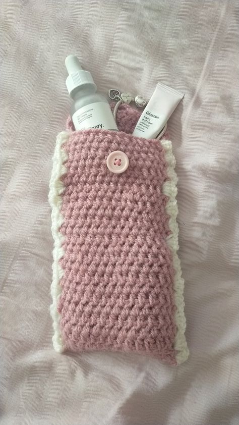 Crochet inspo, glasses case, crochet, aesthetic, crochet aesthetic, pink, glossier, Pandora, skincare, jewelry Crochet Glasses Pouch, Crochet Camera Pouch, Glasses Case Crochet, Crochet Assessories Aesthetic, Glasses Case Aesthetic, Crochet Makeup Pouch, Phone Pouch Crochet, Crochet Glasses Case, Crochet Makeup Bag