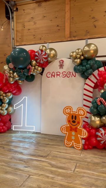 Christmas Mickey Birthday Party, Mickey Christmas Birthday Party, Nemo Birthday, Mickey Mouse Clubhouse Party, Event Stylist, Minnie Christmas, Christmas Birthday Party, December Birthday, Mickey Party