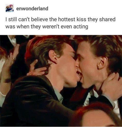 Skam Noora, Evak Skam, Ian And Mickey, Isak & Even, Love Simon, Gay Aesthetic, Gay Love, Series Movies, Movies Showing