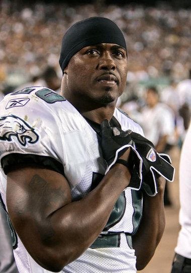 Brian Dawkins! To a class act & an all time favorite Eagle player! Retirement Ceremony, Brian Dawkins, Philadelphia Eagles Super Bowl, Philly Eagles, Eagles Team, Philly Sports, Eagles Super Bowl, Andrew Luck, Go Eagles