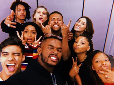 Grownish Show Wallpaper, Grownish Hairstyles, Diggy Simmons, Trevor Jackson, Grown Ish, Yara Shahidi, Chloe X Halle, Photoshop Pics, Teen Movies