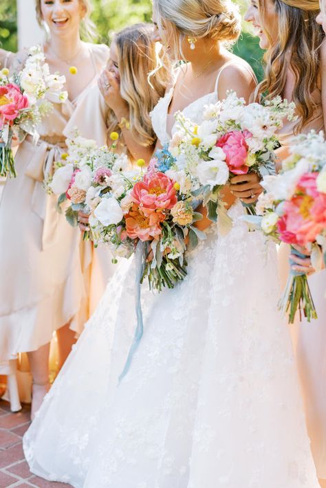 Neutral Wedding Pop Of Color, Early May Wedding, Summer Fairytale Wedding, Summer Garden Wedding Bridesmaids, Bright Summer Flowers Wedding, Colorful Wedding Bouquet Bridesmaid, Bright Colored Flowers Wedding, Wedding Bouquet Pastel Colors, Glamorous Garden Wedding