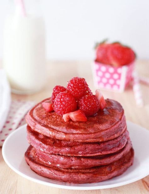 Pink Pancakes, Dye Free Foods, Pink Pancake, Homemade Blueberry Syrup, Kids Pancakes, How To Make Pink, Pink Latte, Homemade Pancake Recipe, Pancake Calories