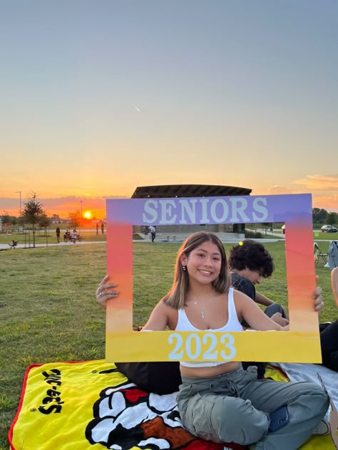 senior sunset Senior Sunrise Frame Ideas, Senior Sunset Activities, Senior Sunset Posters, Senior Sunrise Posters, Senior Sunrise, Senior Sunset Ideas, Senior Sunset, Senior Year Things, Senior Year Fun