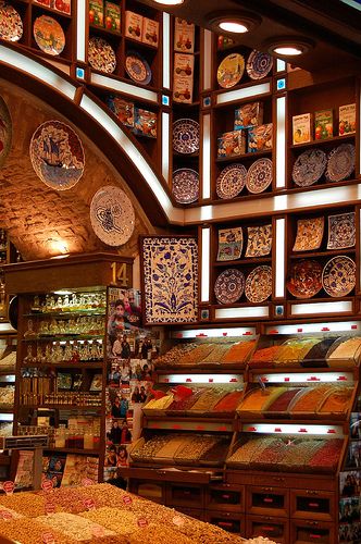 Indian Spice Bazaar Spice Market Aesthetic, Spices Market, Bazaar Istanbul, Sweet Image, Travel Honeymoon, Spice Market, Trip To India, Indian Market, Spice Shop