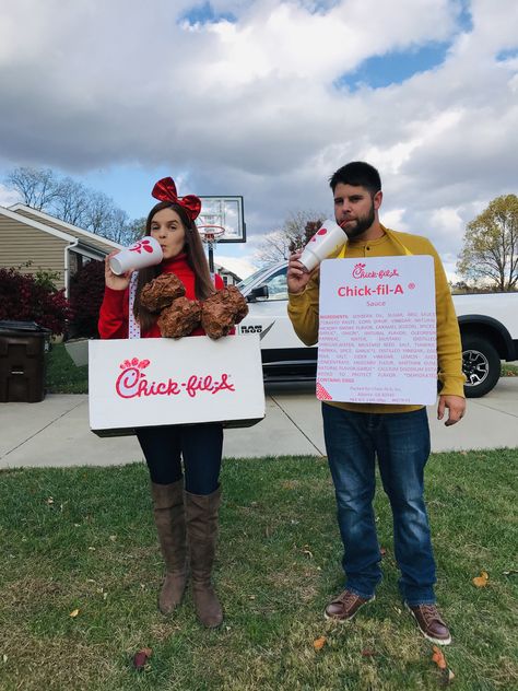 Chick Fil A Family Costume, Chickfila Halloween Costumes, Chick Fil A Costume Ideas, Chick Fil A Halloween Costume, Chickfila Costume, Chick Fil A Costume, Chicken Nugget Costume, Pregnancy Costumes, Classy Halloween Costumes