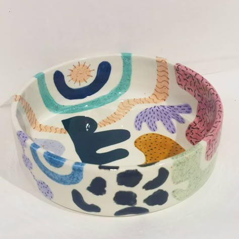 Potary Painting Ideas, Cute Pottery Bowl Painting Ideas, Cool Pottery Painting Ideas, Ceramic Underglaze Ideas, Ceramic Painting Ideas Easy, Pottery Bowl Painting, Ceramic Painting Ideas Bowls, Painted Pottery Bowls, Pottery Designs Painted