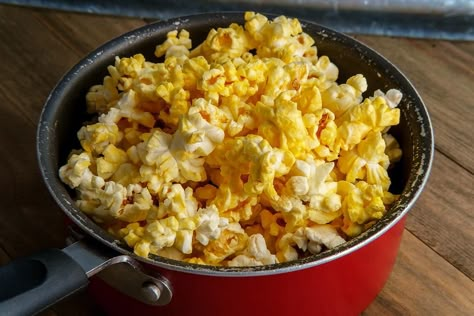 Movie Popcorn Recipe, Homemade Movie Theater Popcorn, Movie Theater Popcorn At Home, Movie Theater Butter Recipe, How To Make Movie Theater Popcorn, Popcorn Recipes Buttery, Movie Theatre Popcorn At Home, Homemade Movie Theater Popcorn Butter, Movie Theater Popcorn Butter Recipe