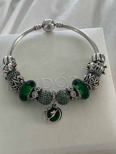 Pandora Charm Bracelet Green, Green Pandora Charms, Green Pandora Bracelet, Pandora Bracelet Ideas, Pandora Green, Pandora Bracelet Charms Ideas, Pandora Bracelet Designs, Preppy Jewelry, Charms Pandora