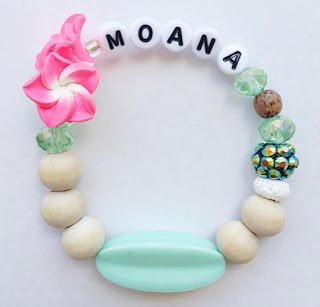 pretty Moana bracelet - great gift ideas Moana Bracelet, Moana Halloween Costume, Moana Gifts, Moana Necklace, Moana Birthday Party Theme, Moana Theme, Moana Birthday Party, Disney Bracelet, Moana Party