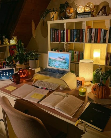 Cosy Study Space, Cozy Study Space Aesthetic, Cosy Study Aesthetic, Study Nook In Bedroom, Study Corner Aesthetic, Cosy Study Room, Cozy Office Space At Home, Cozy Study Room, Cozy Study Space