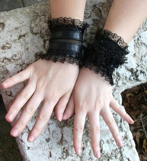 Gloves Steampunk, Punk Gloves, Goth Gloves, Gothic Gloves, Victorian Gloves, Steampunk Gloves, Crochet Cuffs, Yennefer Of Vengerberg, Steampunk Diy