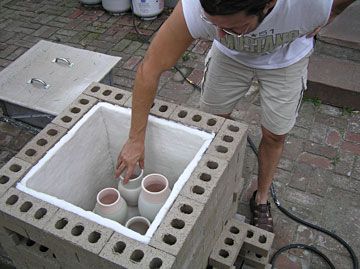 Build a Raku Kiln Diy Raku Kiln, Diy Kiln How To Build, Diy Kiln, Firing Clay, Ceramic Tips, Raku Firing, Ceramic Kiln, Raku Kiln, Pottery Kiln