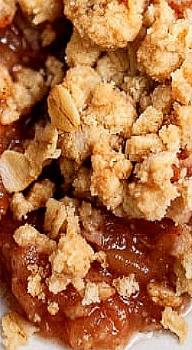 Ina Garten Old Fashioned Apple Crisp, Ina Garden Old Fashioned Apple Crisp, Ina Gartens Apple Crisp, Skillet Apple Crisp Pioneer Woman, Ina Garten Apple Crisp Recipe, Apple Walnut Crisp, Ina Garden Apple Crisp, Best Apple Crisp Recipe Pioneer Woman, Ina Garten Apple Pie Bars