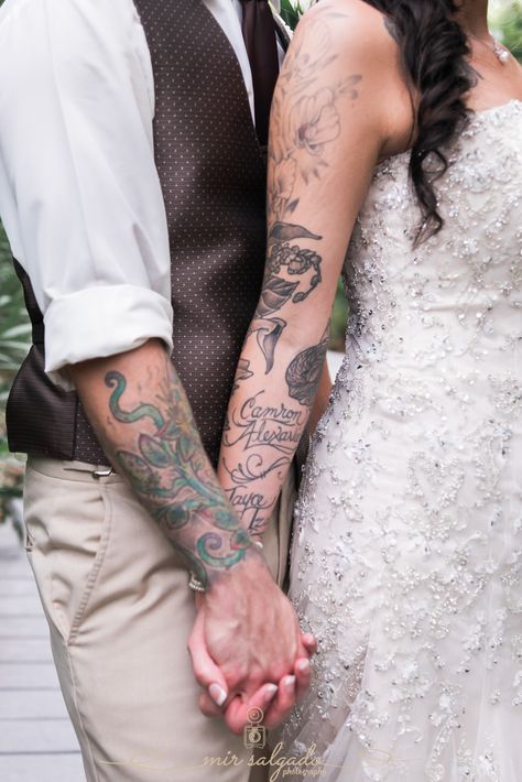 Florida-wedding-photo, bride-and-groom-tatoos Groom Collection, Photo Bride, Groom Details, Bridesmaid Groomsmen, Must Have Wedding Photos, Tattoo Sleeves, Beautiful Beach Wedding, Wedding Beach Ceremony, Stranger Things Dr