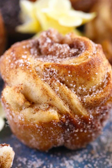 This keto cruffins recipe is the best way to recreate the mouthwatering croissant and muffin hybrid that channels the flavors of a cinnamon roll. If you’re following a keto diet, but you still love pastries, these cruffins are for you. Keto Mini Cinnamon Sugar Muffins, Gluten Free Cruffin Recipe, Keto Pastries Recipes, Keto Cinnamon Roll Muffins, Keto Pastry Recipes, Low Carb Pastries, Keto Crossant Recipes, Gluten Free Cruffins, Keto Croissant Recipe