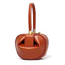 Fall Handbag Trends, Trending Bags, Leather Bags Women, Wrist Bag, Dumpling Bag, Fall Handbags, Bucket Handbags, 2018 Fashion, Quality Handbags