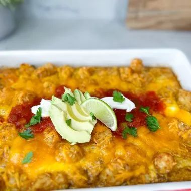 Huevos Rancheros Casserole, Ham Potato Casserole, Breakfast Entrees, Huevos Rancheros Recipe, Julia Pacheco, Ham And Potato Casserole, Ham Potato, Budget Cooking, Skillet Dishes