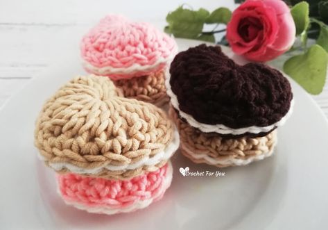 Crochet Heart Macaron Free Pattern - Crochet For You Crochet Heart Tutorial, Crochet Sweets, Macaroon Crochet Free Pattern, Crochet Meringue, Heart Cookie Crochet Pattern, Crochet Conversation Hearts Free Pattern, Crochet Arigumi Heart, Amigurumi Macaron, Crochet Valentine Patterns